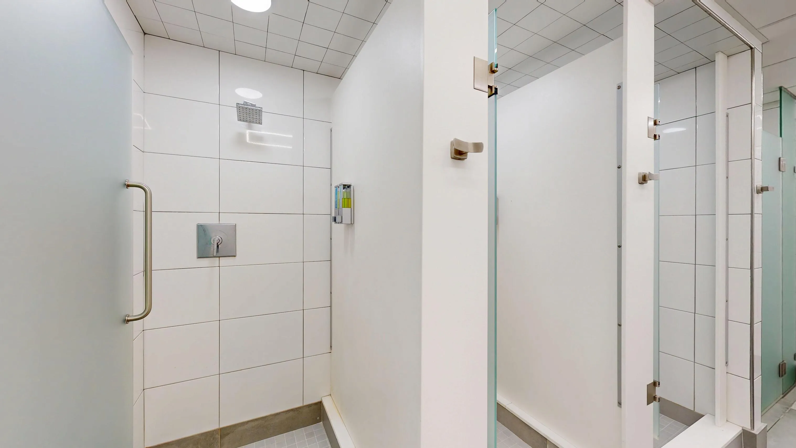 gym-bathrooms